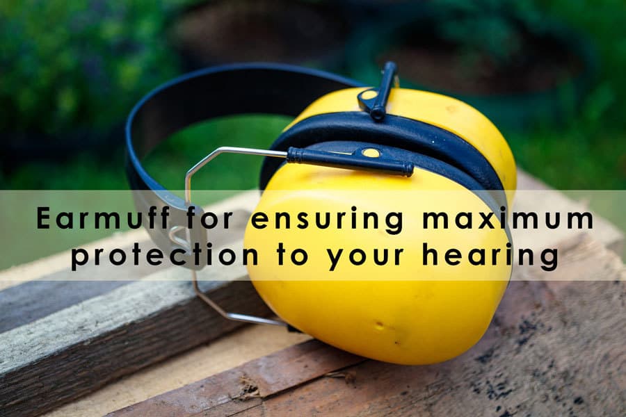 Earmuff for ensuring maximum protection during hunting